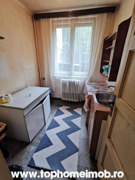 Pta Romana, Magheru, KFC.